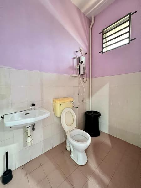 Rumah Teres 2 Tingkat untuk Dijual di Kampung Batu Hitam (Beserah) - Idham Che'Ali - Bathroom - PropertyGuru.com.my