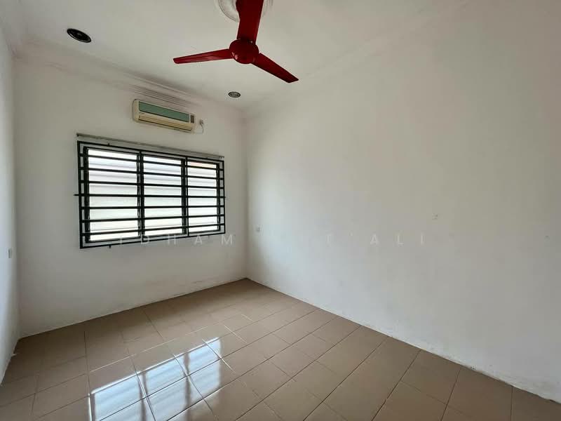 Rumah Teres 2 Tingkat untuk Dijual di Kampung Batu Hitam (Beserah) - Idham Che'Ali - Interior - PropertyGuru.com.my