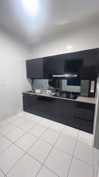 Service Residence for Sale at Sky Gardens Residences - Zoey Lee - Kitchen - PropertyGuru.com.my