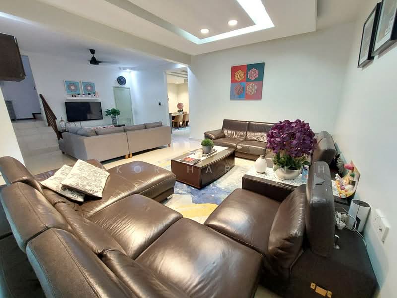 2-storey Terraced House for Sale in Shah Alam (Selangor) - Syukor Hartanah - Living Room - PropertyGuru.com.my