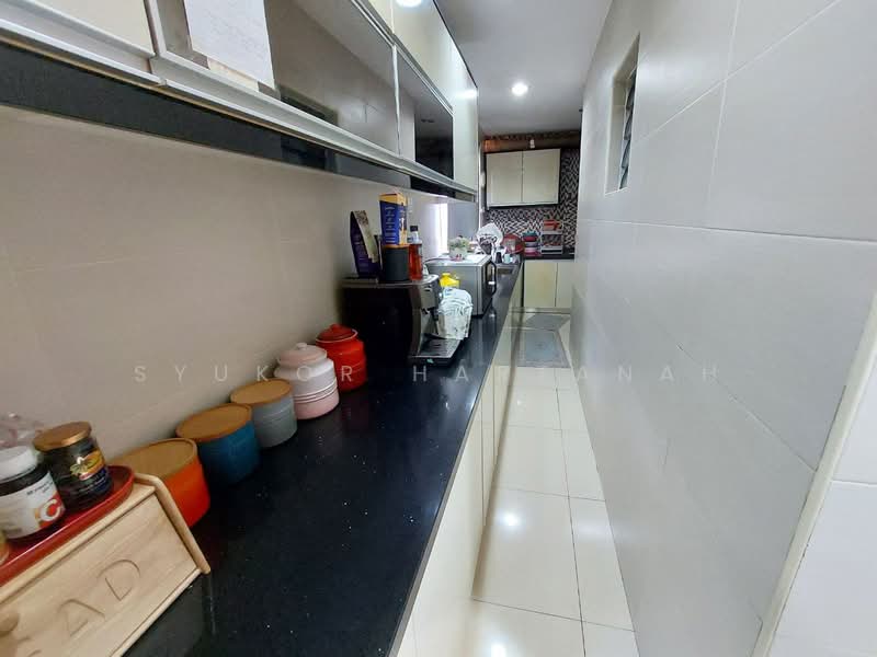 2-storey Terraced House for Sale in Shah Alam (Selangor) - Syukor Hartanah - Kitchen - PropertyGuru.com.my