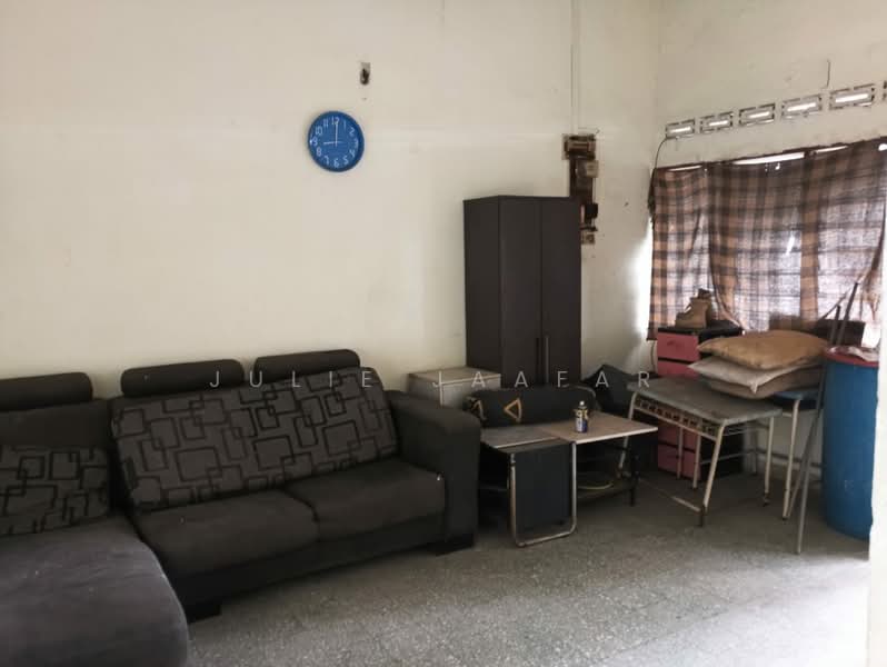 1-storey Terraced House for Sale in Pandamaran (Klang) - Julie Jaafar - Living Room - PropertyGuru.com.my