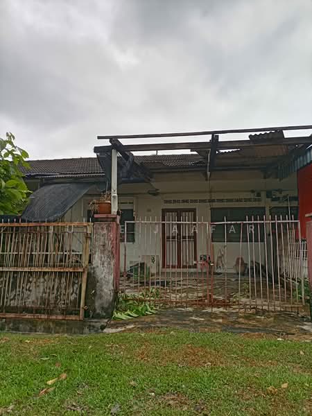 1-storey Terraced House for Sale in Pandamaran (Klang) - Julie Jaafar - Exterior - PropertyGuru.com.my