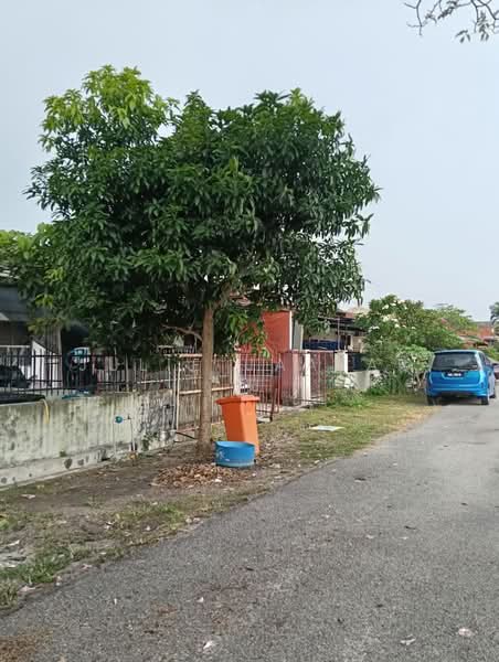 1-storey Terraced House for Sale in Pandamaran (Klang) - Julie Jaafar - Exterior - PropertyGuru.com.my