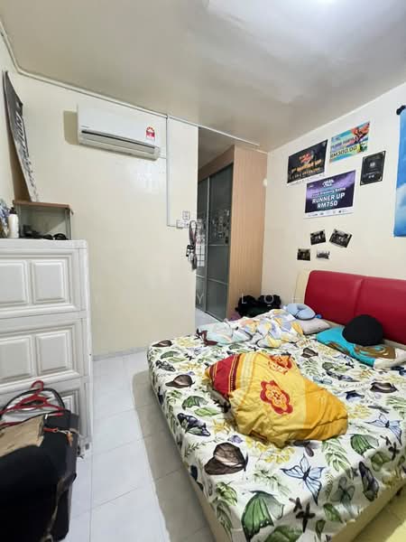 Rumah Teres untuk Dijual di Batu 9 (Cheras) - Penny Loh - Bedroom - PropertyGuru.com.my
