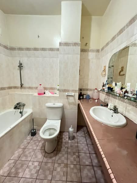 Rumah Teres untuk Dijual di Batu 9 (Cheras) - Penny Loh - Bathroom - PropertyGuru.com.my
