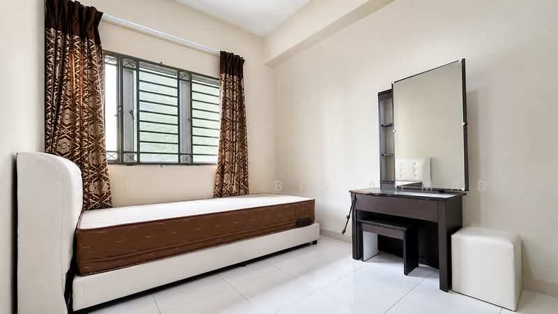 Pangsapuri untuk Dijual di Pangsapuri Damai - Aizuddin bin Ahmad - Bedroom - PropertyGuru.com.my