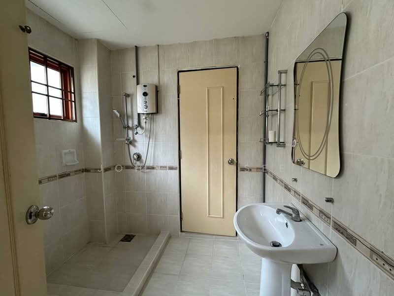 Rumah Teres 2.5 Tingkat untuk Dijual di Usj 1 (Subang Jaya) - Johnson See - Bathroom - PropertyGuru.com.my