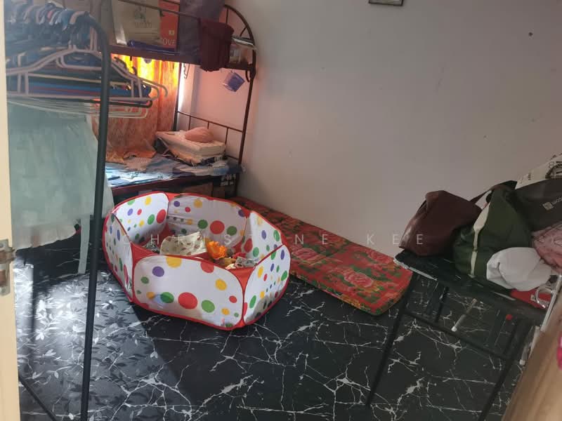 Rumah Flat untuk Disewa di Desa Sri Ara - Christine Kee - Bedroom - PropertyGuru.com.my