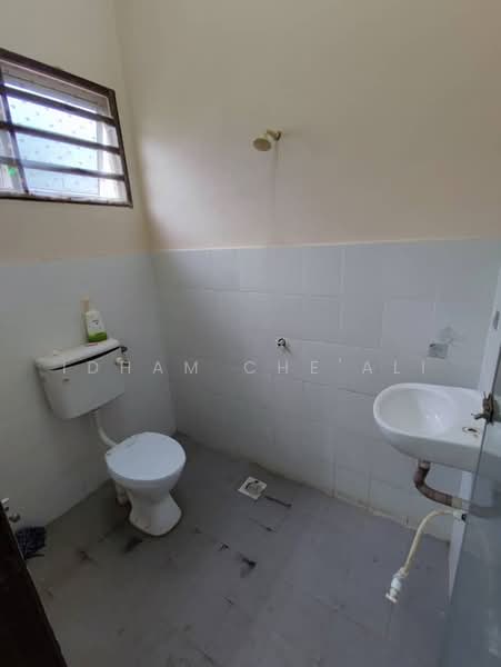 Rumah Teres 1 Tingkat untuk Dijual di Kampung Sungai Deraka (Kuantan) - Idham Che'Ali - Bathroom - PropertyGuru.com.my