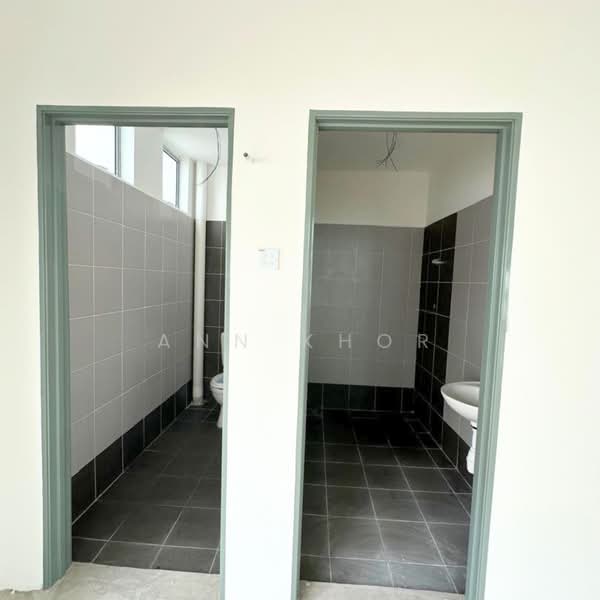 Semi-D Factory for Rent in Kangar (Perlis) - Ann Khor - Bathroom - PropertyGuru.com.my