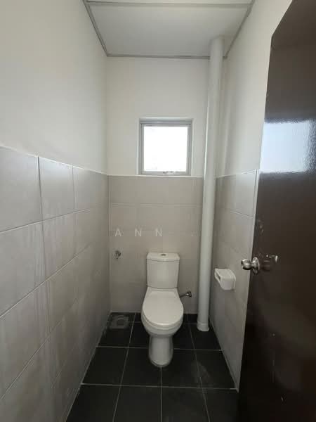 Terrace Factory for Rent in Bandar Indahpura (Kulai) - Ann . - Bathroom - PropertyGuru.com.my