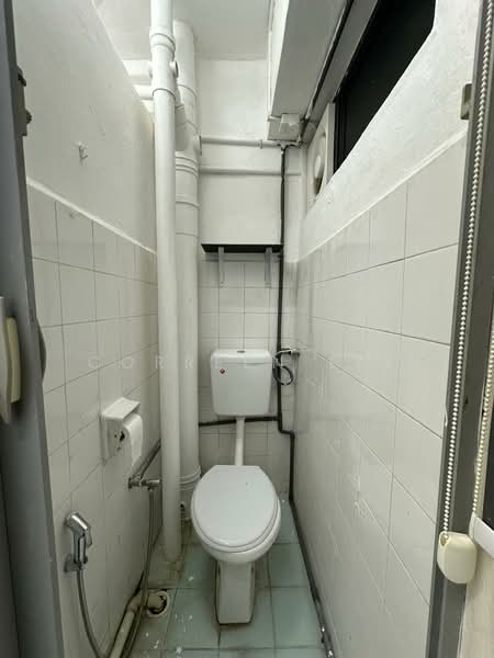 Rumah Flat untuk Dijual di Taman Utama - Correen Lee - Bathroom - PropertyGuru.com.my