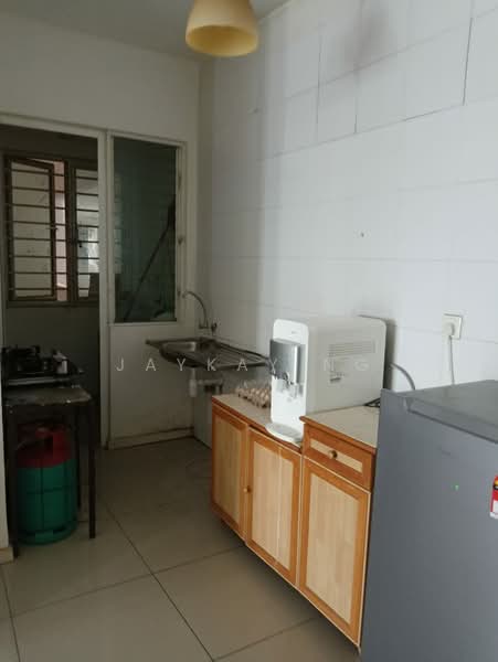 Condominium for Rent at 222 Residency - Jaykay Ng - Kitchen - PropertyGuru.com.my