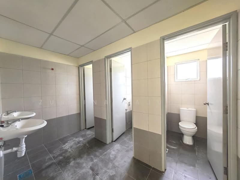Tanah Komersial untuk Disewa di Rawang (Selangor) - Zuraina Rajudin - Bathroom - PropertyGuru.com.my