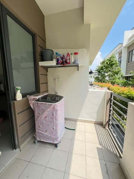 Rumah Banglo untuk Dijual di Semenyih (Selangor) - Penny Loh - Balcony - PropertyGuru.com.my
