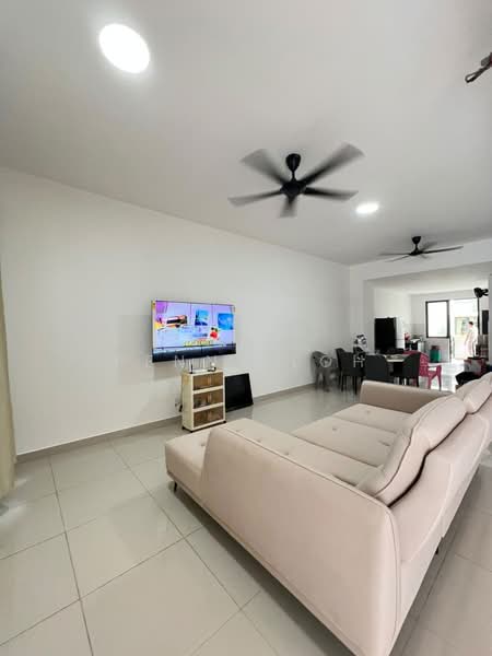 Rumah Banglo untuk Dijual di Semenyih (Selangor) - Penny Loh - Living Room - PropertyGuru.com.my