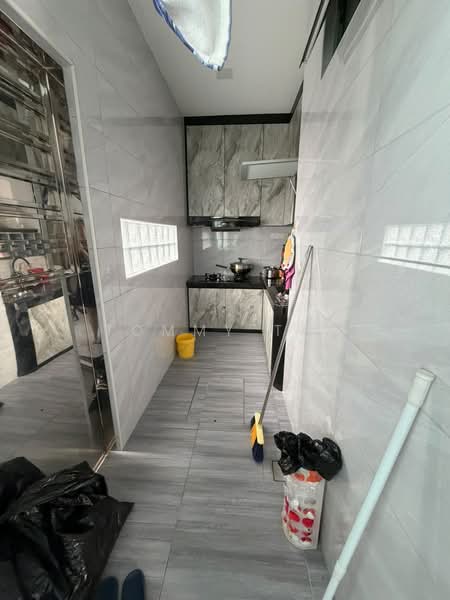 Rumah Teres 2.5 Tingkat untuk Dijual di Taman Sutera Utama (Skudai) - Tommy Tai - Kitchen - PropertyGuru.com.my