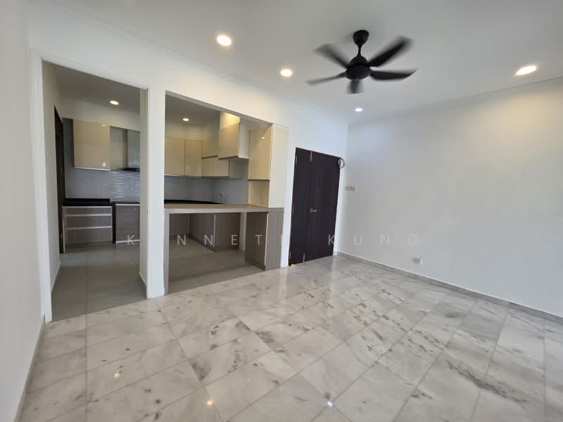 Kondominium untuk Dijual di Marina Tower (Ratu Mutiara) - Kenneth Kung - Kitchen - PropertyGuru.com.my