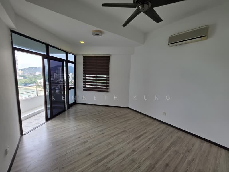 Kondominium untuk Dijual di Marina Tower (Ratu Mutiara) - Kenneth Kung - Balcony - PropertyGuru.com.my