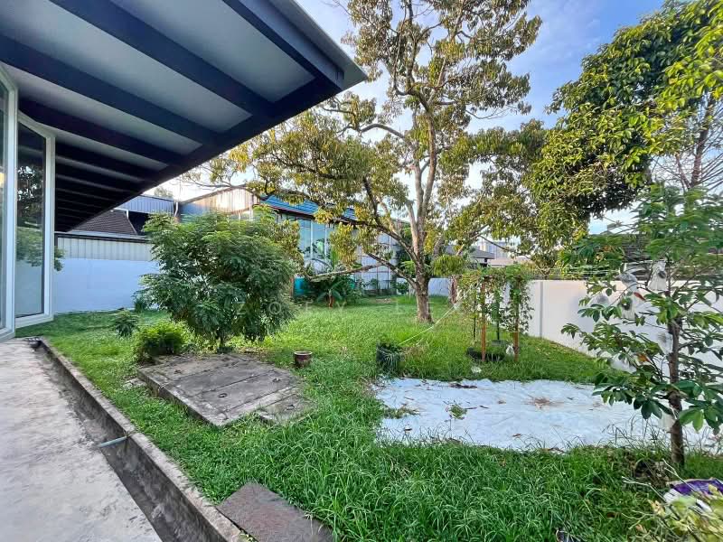 Rumah Banglo untuk Dijual di Taman Kebun Teh (Johor Bahru) - Zoey Lee - Garden - PropertyGuru.com.my