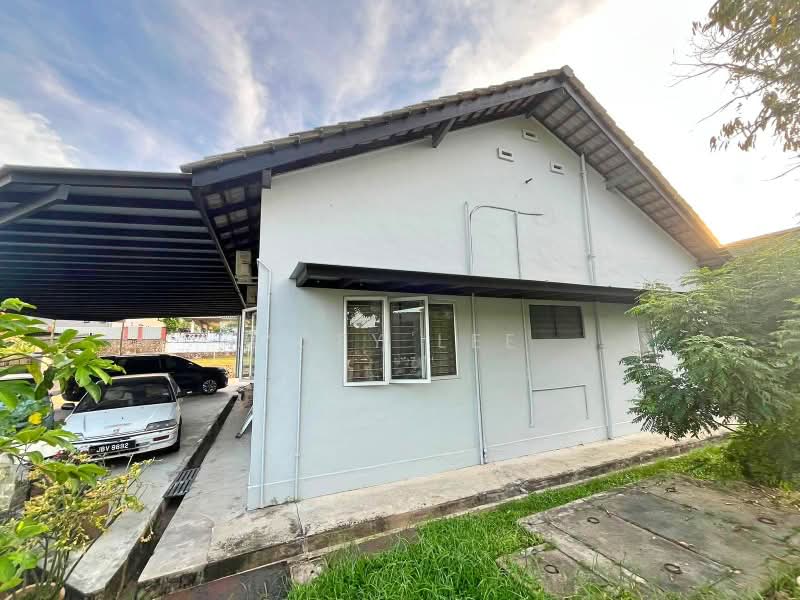 Rumah Banglo untuk Dijual di Taman Kebun Teh (Johor Bahru) - Zoey Lee - Exterior - PropertyGuru.com.my