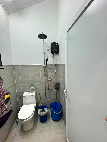 Rumah Banglo untuk Dijual di Taman Kebun Teh (Johor Bahru) - Zoey Lee - Bathroom - PropertyGuru.com.my