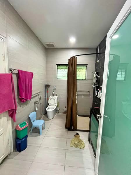 Rumah Banglo untuk Dijual di Taman Kebun Teh (Johor Bahru) - Zoey Lee - Bathroom - PropertyGuru.com.my