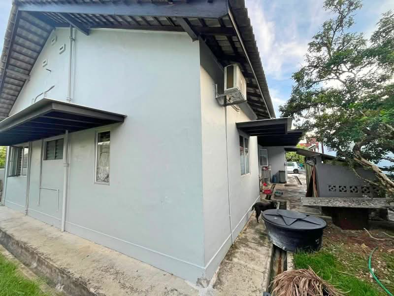 Rumah Banglo untuk Dijual di Taman Kebun Teh (Johor Bahru) - Zoey Lee - Exterior - PropertyGuru.com.my