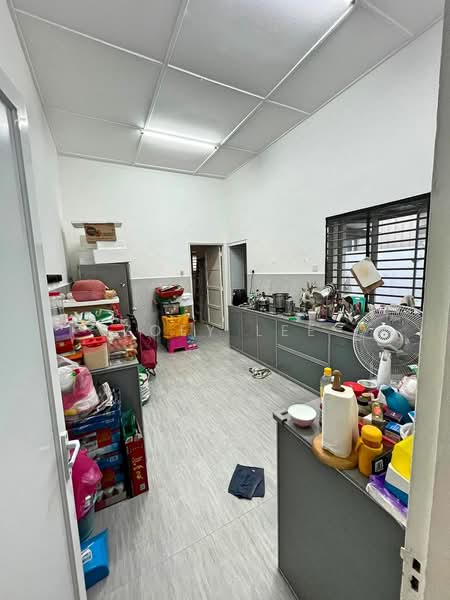 Rumah Banglo untuk Dijual di Taman Kebun Teh (Johor Bahru) - Zoey Lee - Kitchen - PropertyGuru.com.my