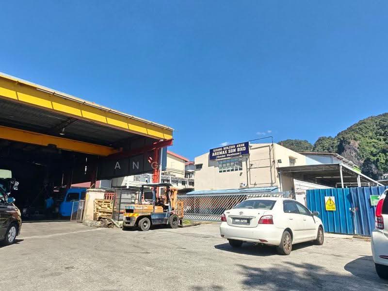 Factory for Sale in Batu Caves (Selangor) - Angel Yew - Exterior - PropertyGuru.com.my