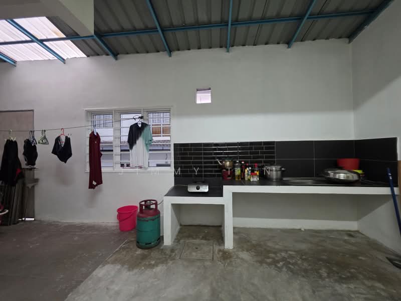Rumah Teres 2 Tingkat untuk Disewa di Bandar Seri Coalfields (Sungai Buloh) - Jimmy Tan - Kitchen - PropertyGuru.com.my