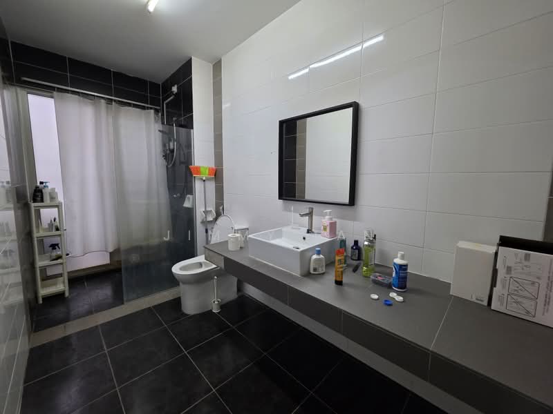Rumah Teres 2 Tingkat untuk Disewa di Bandar Seri Coalfields (Sungai Buloh) - Jimmy Tan - Bathroom - PropertyGuru.com.my