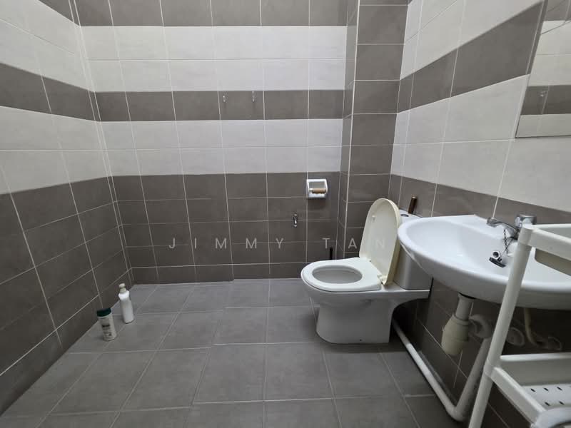 Rumah Teres 2 Tingkat untuk Disewa di Bandar Seri Coalfields (Sungai Buloh) - Jimmy Tan - Bathroom - PropertyGuru.com.my