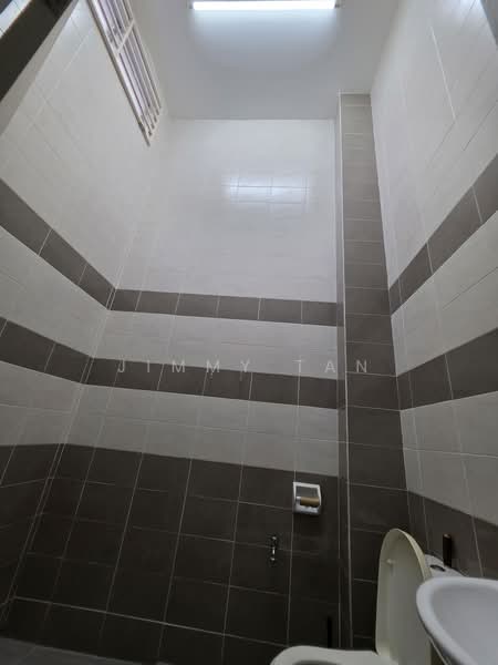 Rumah Teres 2 Tingkat untuk Disewa di Bandar Seri Coalfields (Sungai Buloh) - Jimmy Tan - Bathroom - PropertyGuru.com.my