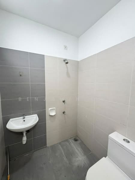 2-storey Terraced House for Sale in Taman Mutiara Rini (Skudai) - Benjamin Ong - Bathroom - PropertyGuru.com.my