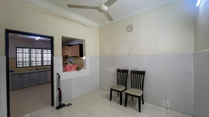 2-storey Terraced House for Sale in Taman Lestari Putra (Seri Kembangan) - Maya Myra - Kitchen - PropertyGuru.com.my