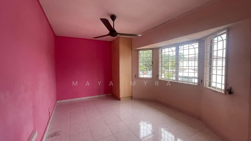 2-storey Terraced House for Sale in Taman Lestari Putra (Seri Kembangan) - Maya Myra - Bedroom - PropertyGuru.com.my