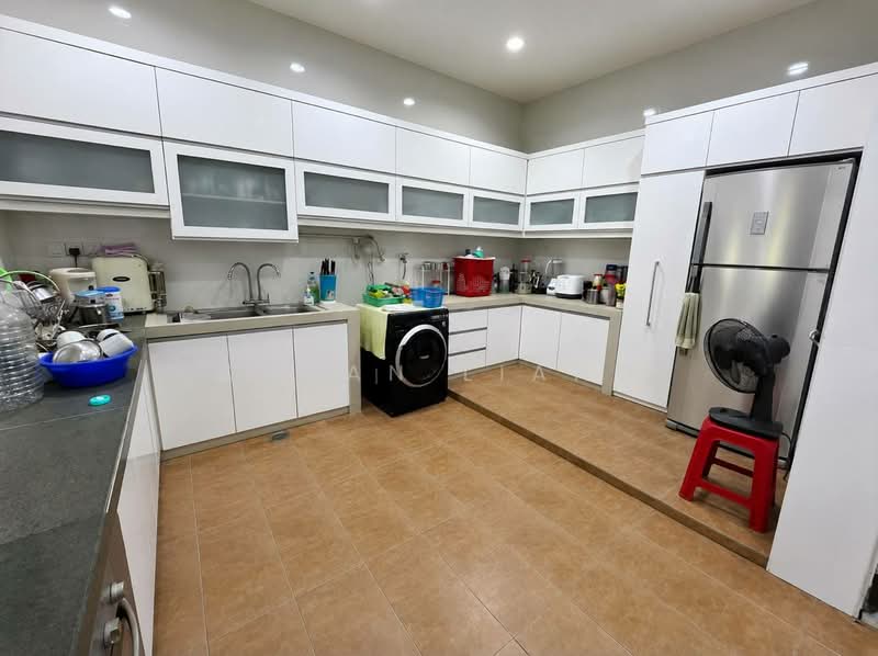 Semi-Detached House for Sale in Taman Gaya (Ulu Tiram) - Chuan Liang - Kitchen - PropertyGuru.com.my
