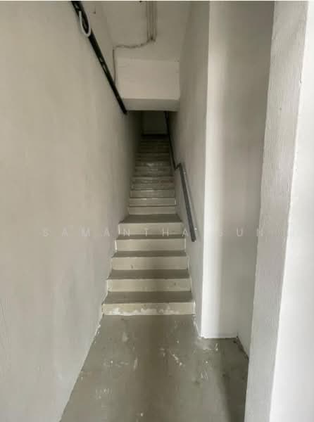 Shop / Office for Rent in Bandar Seri Putra (Bangi) - Samantha Sun - Corridor - PropertyGuru.com.my