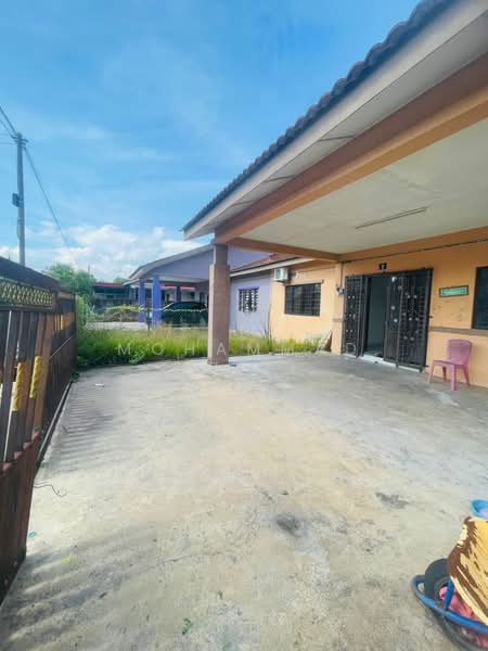 Semi-Detached House for Sale in Perkampungan Indera Sempurna (Penor) - Mohammad Azizi - PropertyGuru.com.my