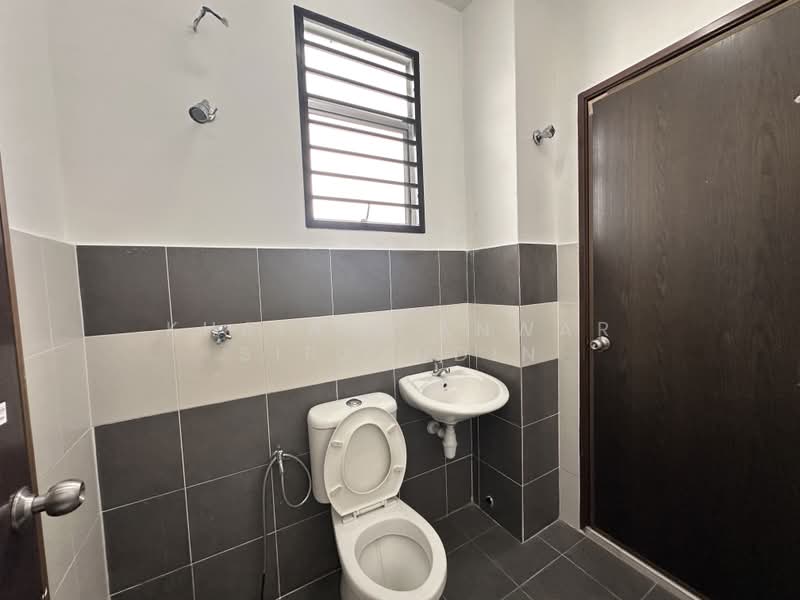 2-storey Terraced House for Sale in Saujana Utama (Puncak Alam) - Khairil Anwar Sirajudin - PropertyGuru.com.my