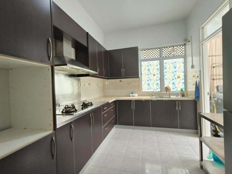 Kondominium untuk Dijual di Coastal Tower - Mervyn Seah - Kitchen - PropertyGuru.com.my
