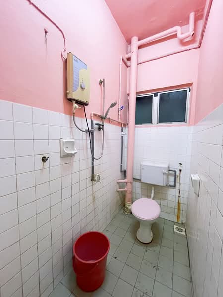 Flat for Sale at Taman Pandan Perdana - Andy Sie - Bathroom - PropertyGuru.com.my