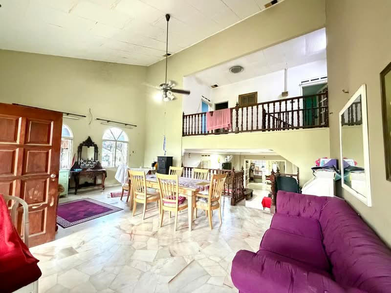 Rumah Banglo untuk Dijual di Seksyen 3 (Bangi) - Ali Idris - Living Room - PropertyGuru.com.my