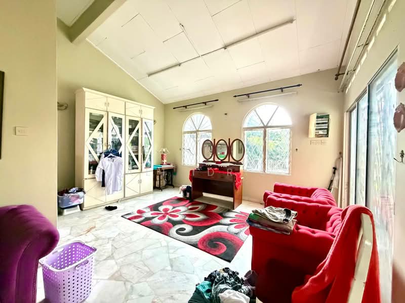 Rumah Banglo untuk Dijual di Seksyen 3 (Bangi) - Ali Idris - Living Room - PropertyGuru.com.my