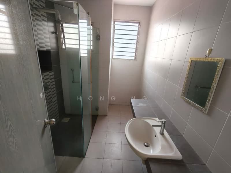 Rumah Teres 2 Tingkat untuk Dijual di Setia Alam (Selangor) - Hong Ng - Bathroom - PropertyGuru.com.my