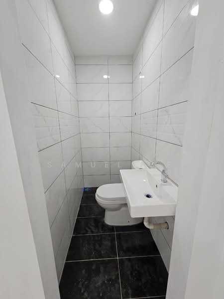 1-storey Terraced House for Sale in Taman Ungku Tun Aminah (Skudai) - Samuel Lee - Bathroom - PropertyGuru.com.my