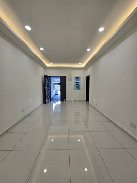 1-storey Terraced House for Sale in Taman Ungku Tun Aminah (Skudai) - Samuel Lee - Living Room - PropertyGuru.com.my
