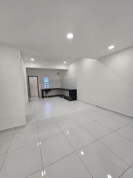 1-storey Terraced House for Sale in Taman Ungku Tun Aminah (Skudai) - Samuel Lee - Kitchen - PropertyGuru.com.my